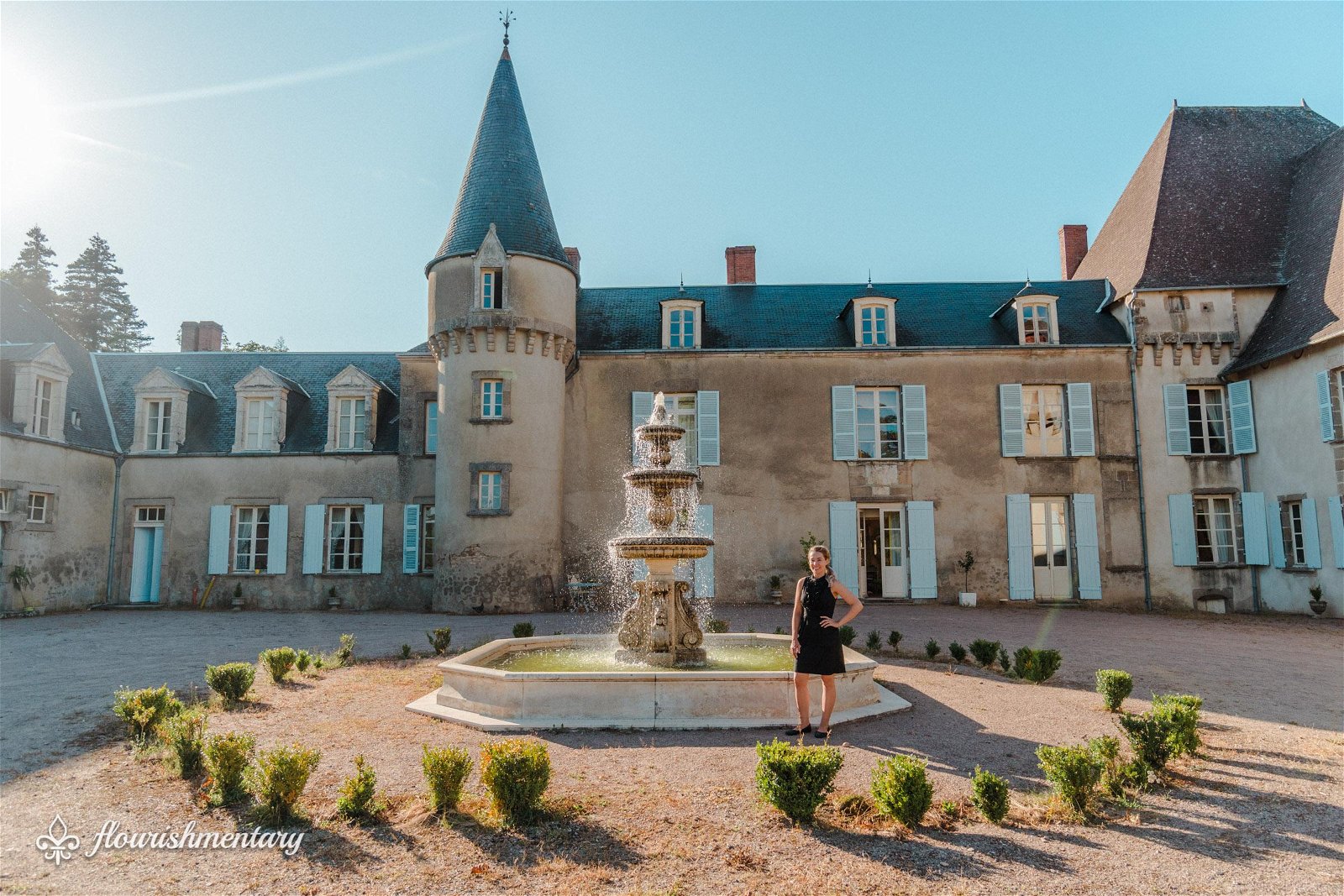 taylor in front of chateau de lalande