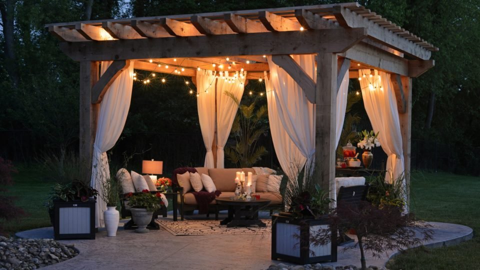 How To Decorate Your Patio To Look Like A Living Room