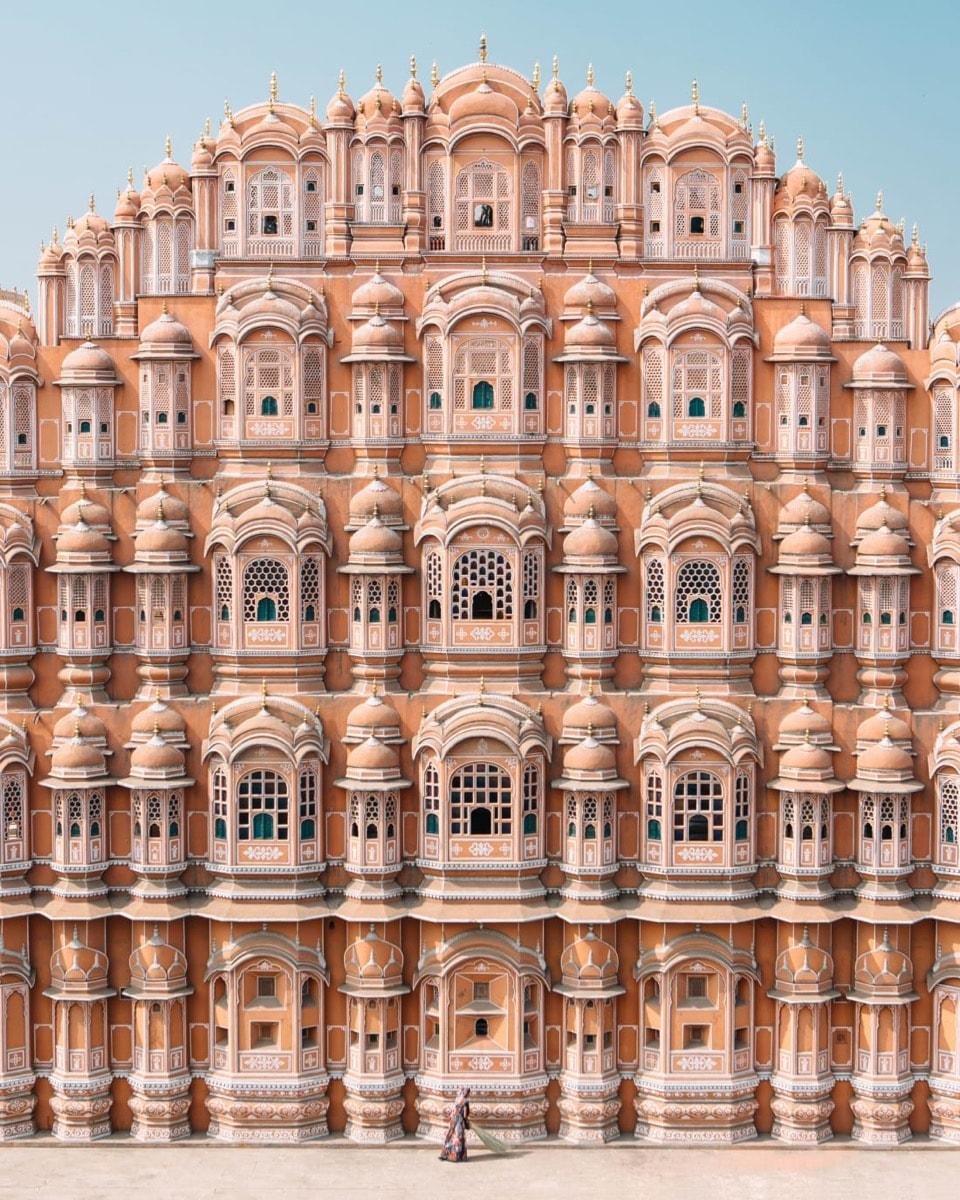 pink castle city palace Hawa Mahal, India