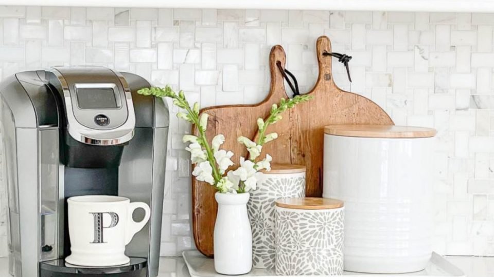 How to Decorate Your Kitchen Countertops Like a Pro: 10 Simple Tips to Elevate Your Kitchen