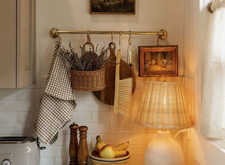 Vintage Kitchen Decor: 11 Easy Ways to Bring In Retro Charm